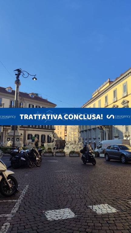 appartamento in vendita a Napoli in zona Chiaia