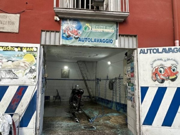 negozio in vendita a Napoli