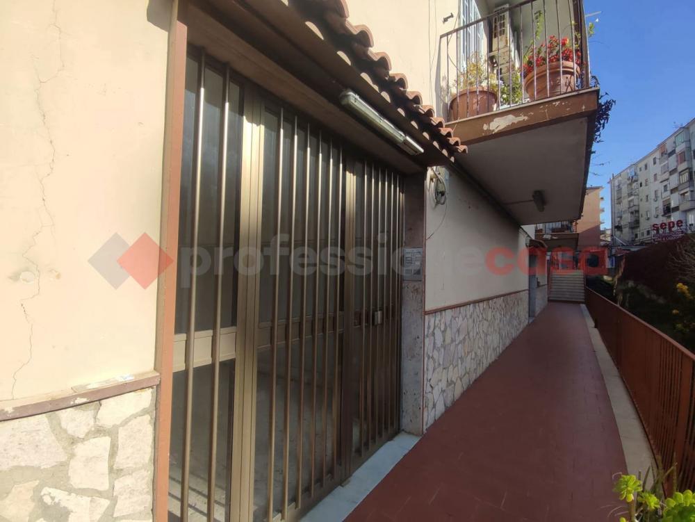 appartamento in vendita a Napoli in zona Fuorigrotta