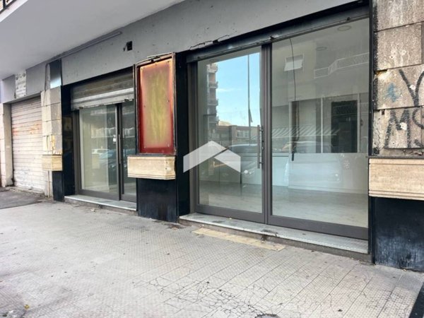 negozio in vendita a Napoli in zona Vomero
