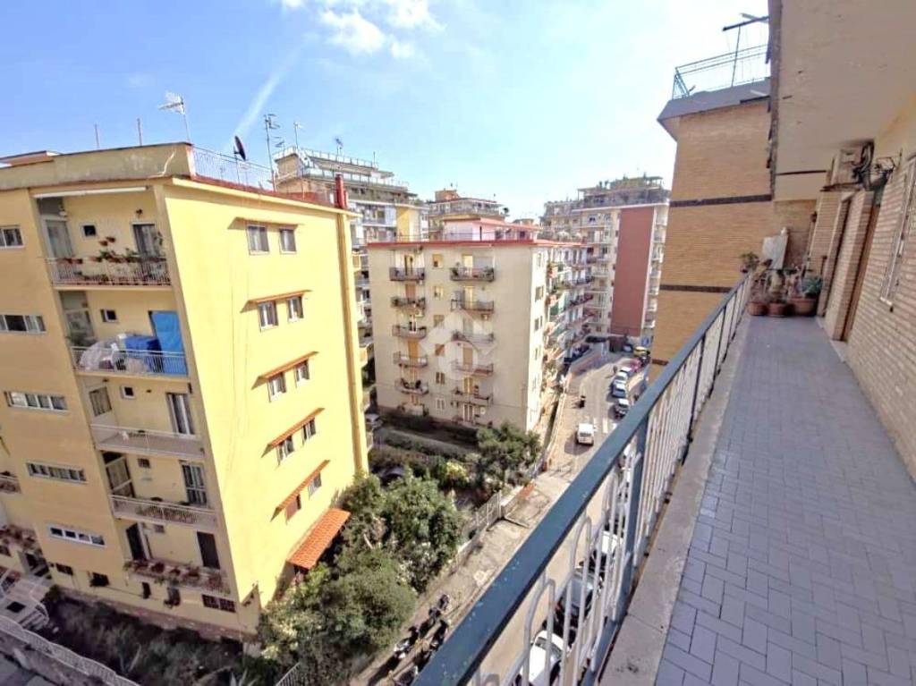 appartamento in vendita a Napoli in zona Arenella