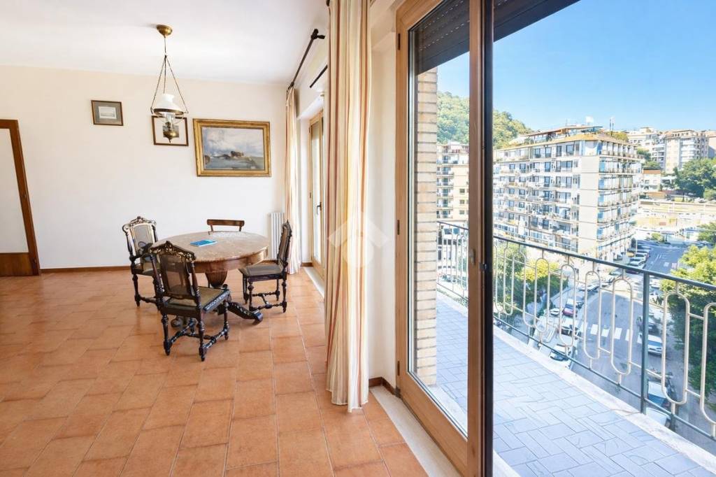 appartamento in vendita a Napoli in zona Arenella