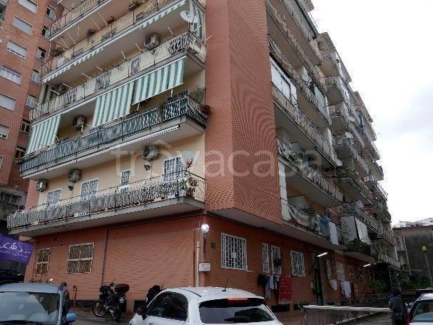 appartamento in vendita a Napoli in zona Fuorigrotta