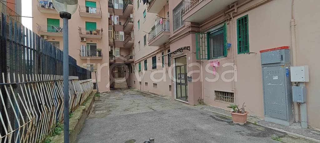 appartamento in vendita a Napoli in zona Fuorigrotta