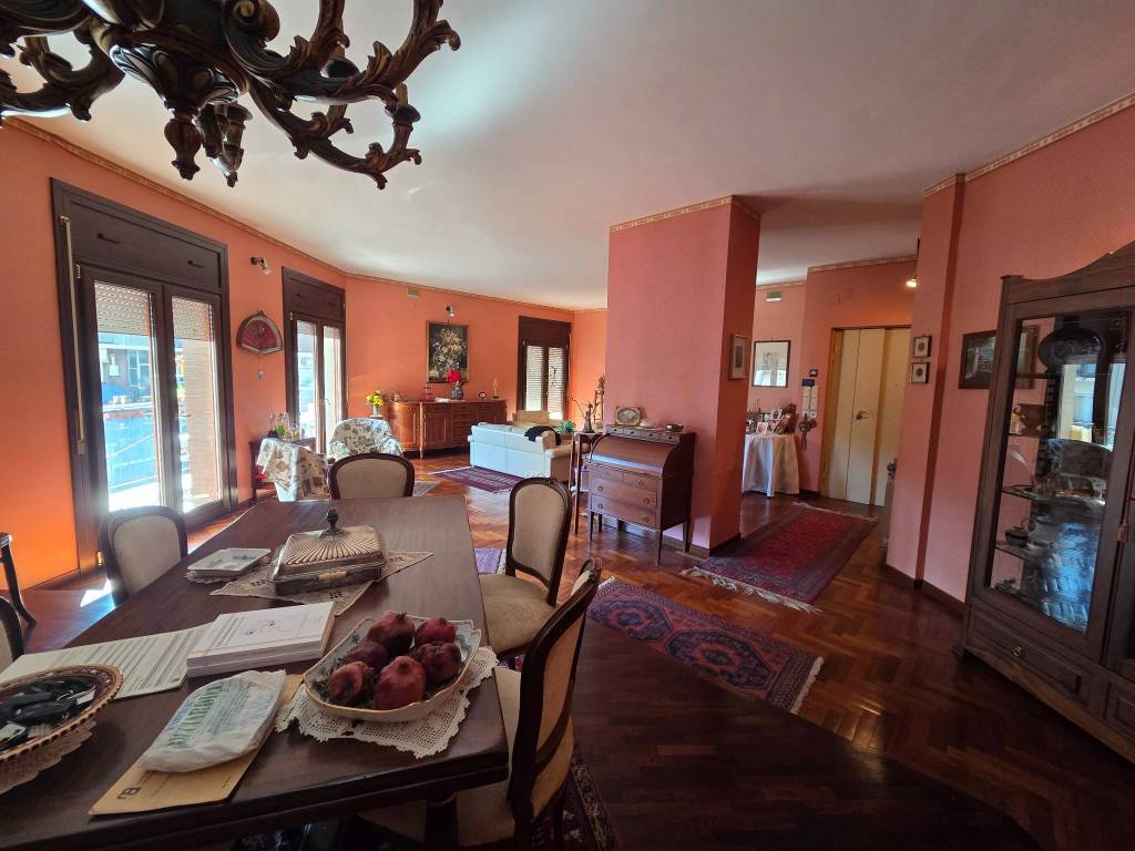 appartamento in vendita a Napoli in zona Arenella