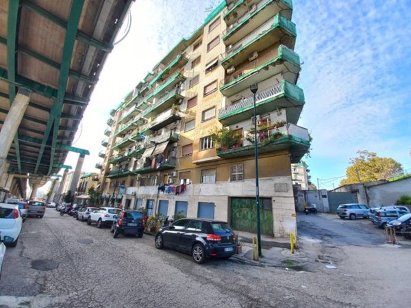 appartamento in vendita a Napoli