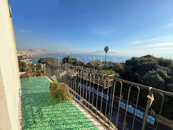 appartamento in vendita a Napoli in zona Posillipo