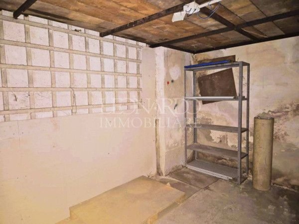 negozio in vendita a Napoli in zona Vomero