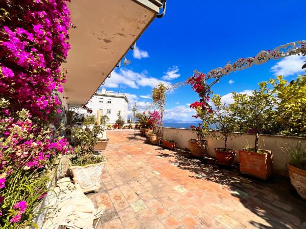 appartamento in vendita a Napoli in zona Stella