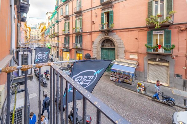 appartamento in vendita a Napoli in zona Chiaia