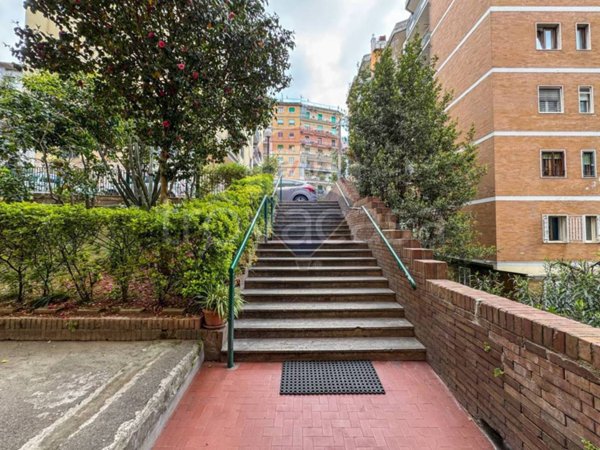 appartamento in vendita a Napoli in zona Arenella