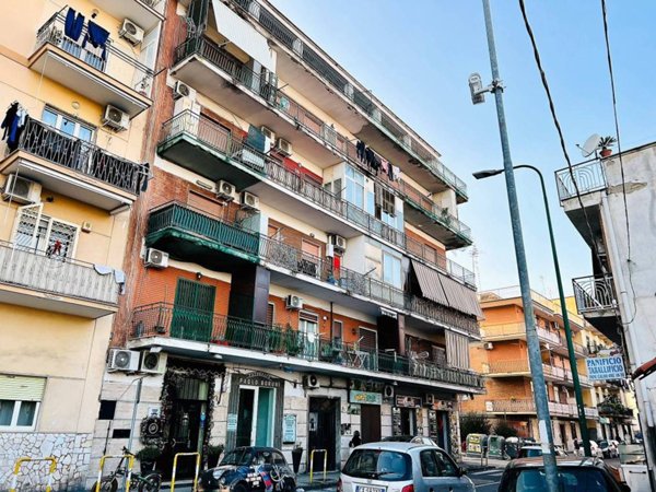 appartamento in vendita a Napoli in zona Secondigliano