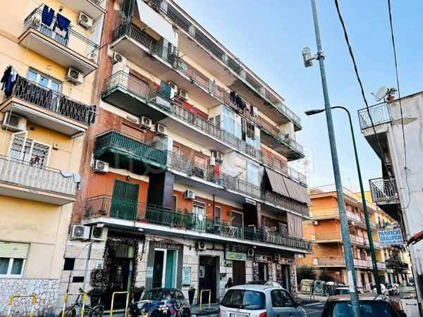 appartamento in vendita a Napoli in zona Secondigliano