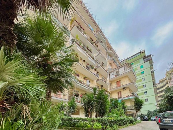 appartamento in vendita a Napoli in zona Arenella