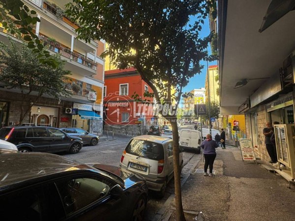 negozio in vendita a Napoli in zona Arenella