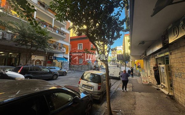 negozio in vendita a Napoli in zona Arenella