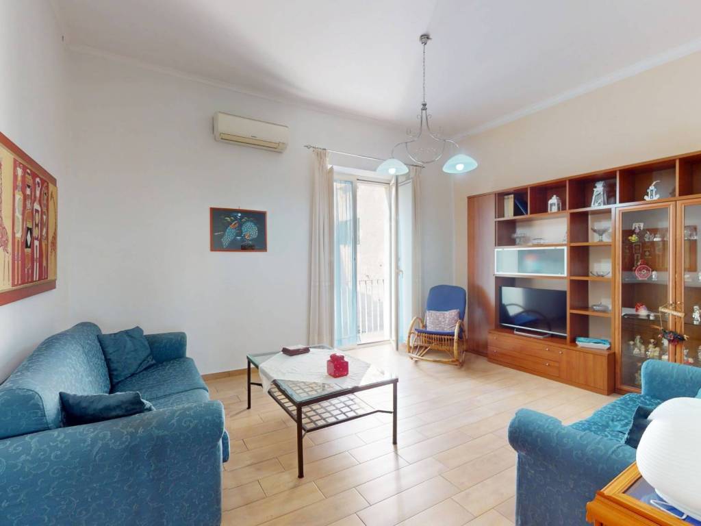 appartamento in vendita a Napoli in zona Stella