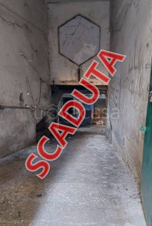 locale commerciale in vendita a Napoli