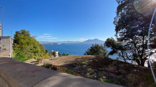 appartamento in vendita a Napoli in zona Posillipo