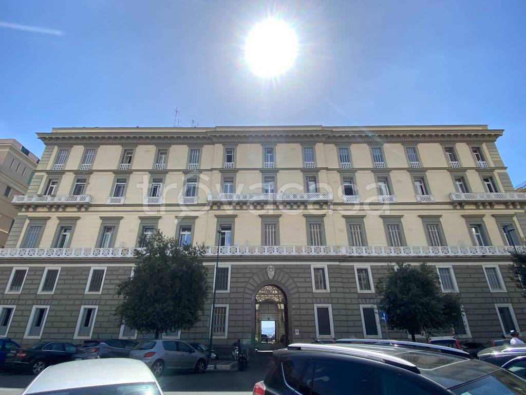 appartamento in vendita a Napoli in zona Chiaia