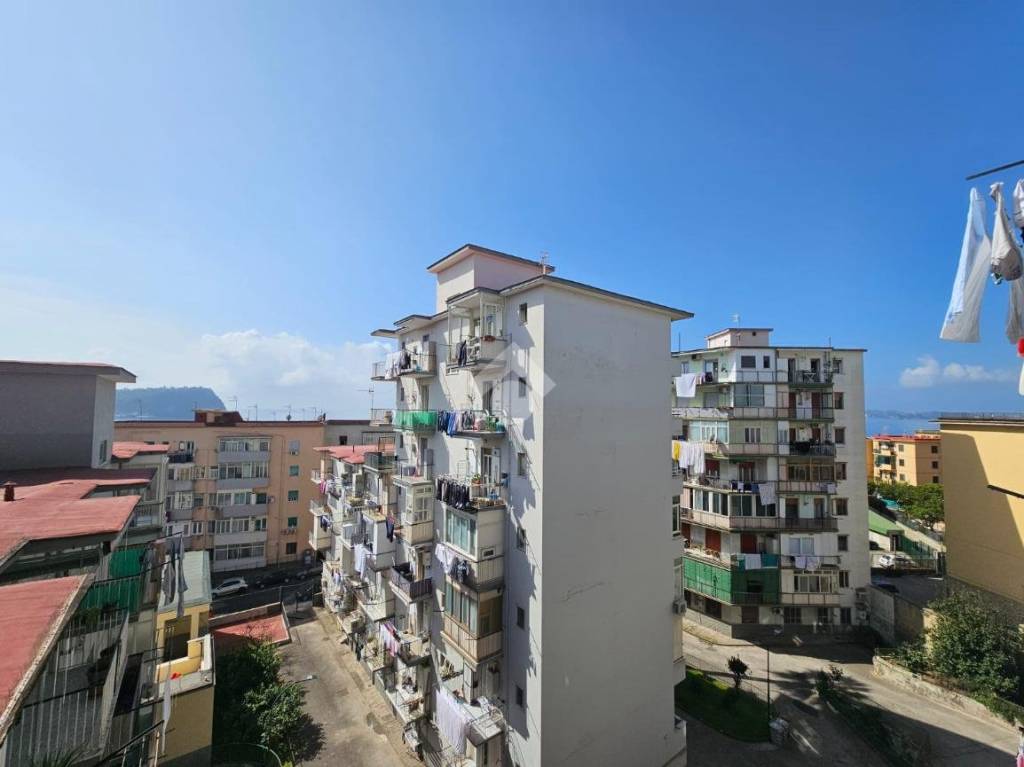 appartamento in vendita a Napoli in zona Bagnoli