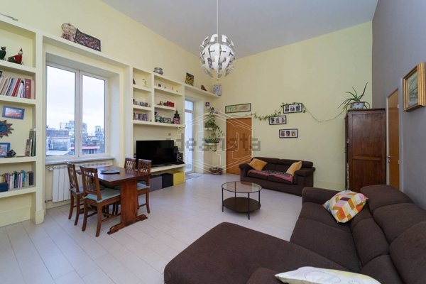 appartamento in vendita a Napoli in zona Avvocata