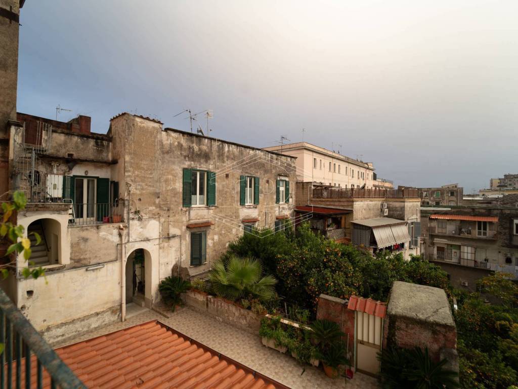 appartamento in vendita a Napoli in zona Avvocata