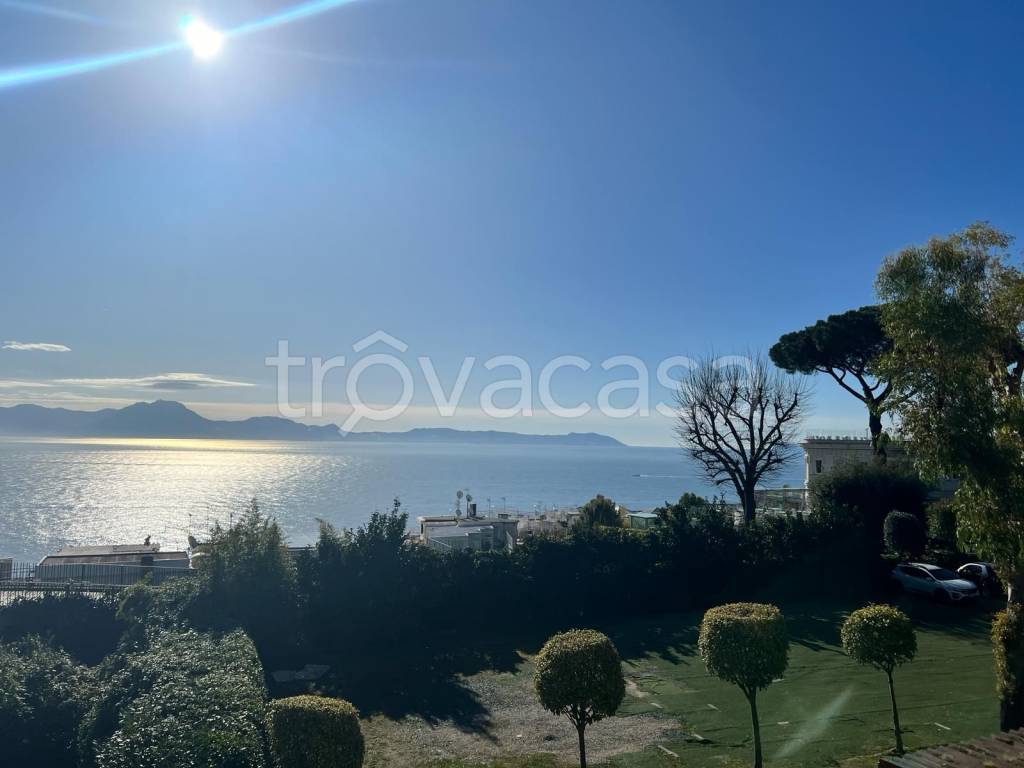 casa indipendente in vendita a Napoli in zona Posillipo
