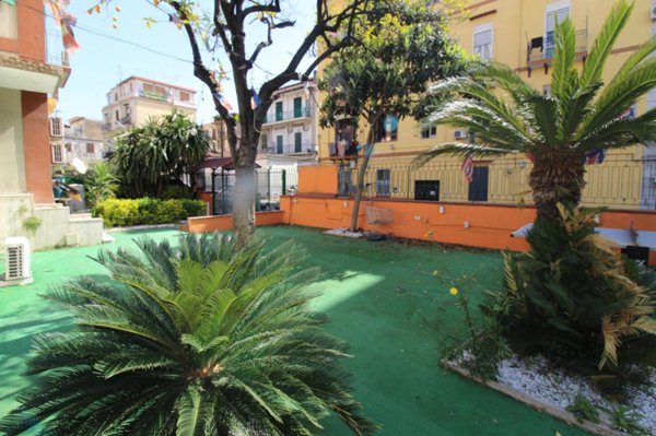 casa indipendente in vendita a Napoli in zona Capodichino