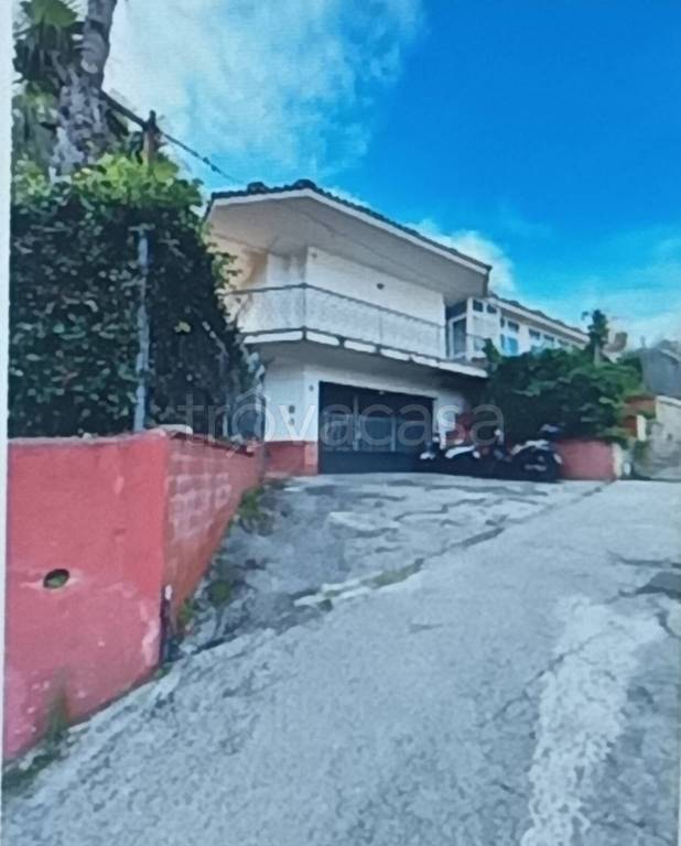 casa indipendente in vendita a Napoli in zona Pendino / San Giuseppe
