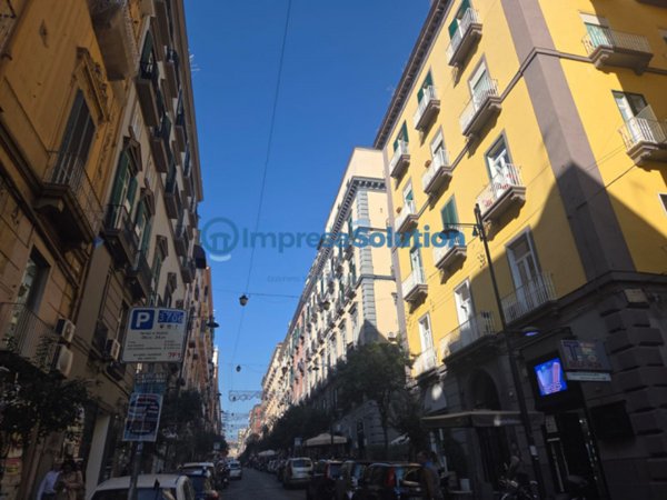 ufficio in vendita a Napoli in zona Pendino / San Giuseppe