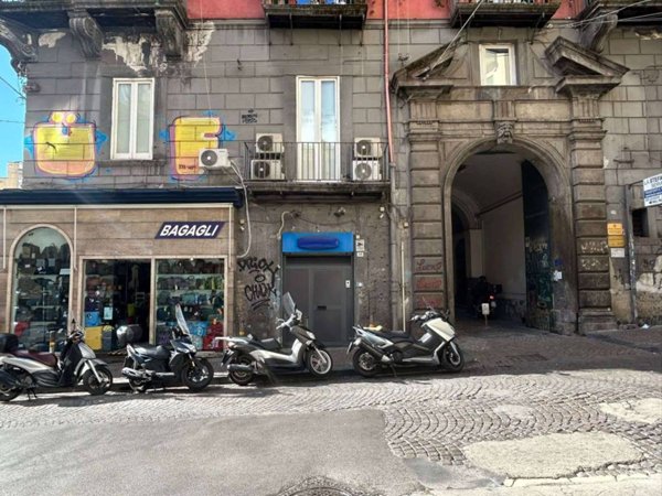 negozio in vendita a Napoli in zona Centro Antico