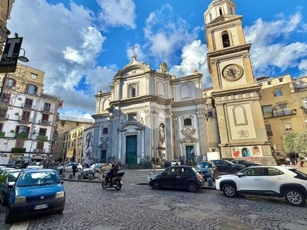 appartamento in vendita a Napoli in zona Stella