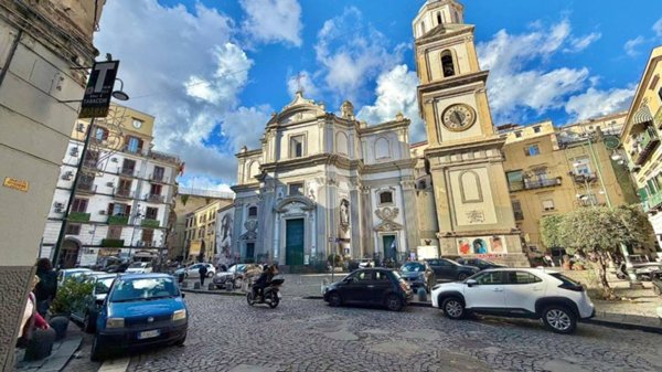 appartamento in vendita a Napoli in zona Stella