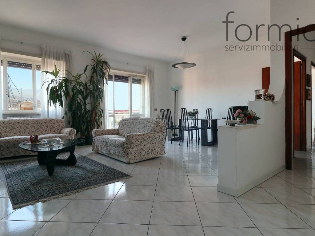 appartamento in vendita a Napoli in zona Arenella