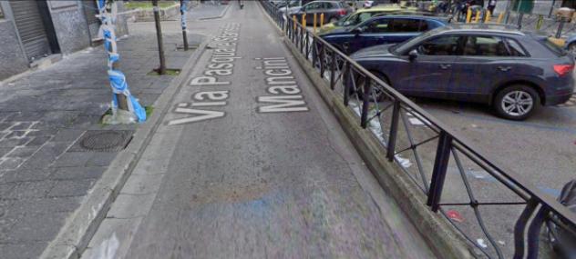 locale commerciale in vendita a Napoli in zona Pendino / San Giuseppe