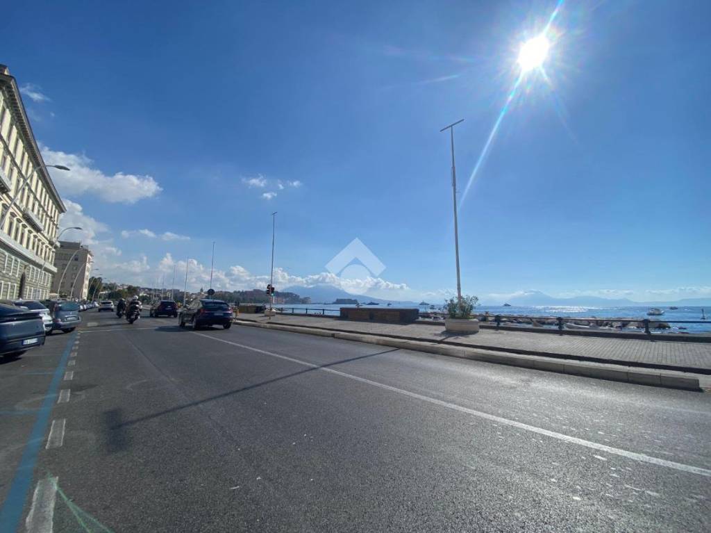 negozio in vendita a Napoli in zona Chiaia