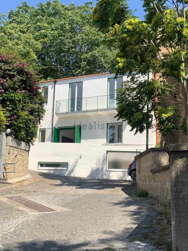 casa indipendente in vendita a Napoli in zona Vomero