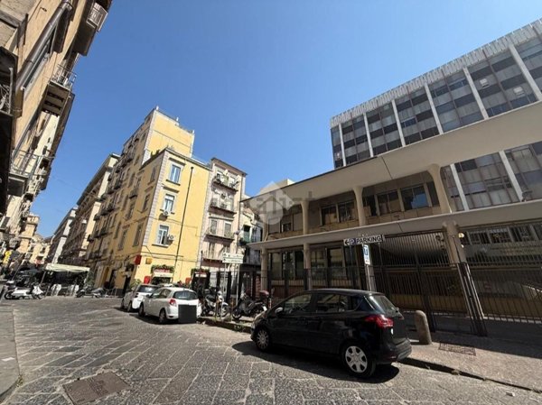 locale commerciale in vendita a Napoli