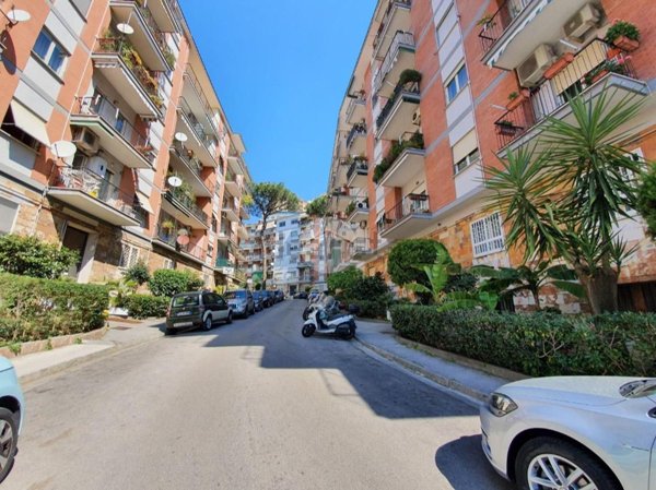 appartamento in vendita a Napoli in zona Fuorigrotta