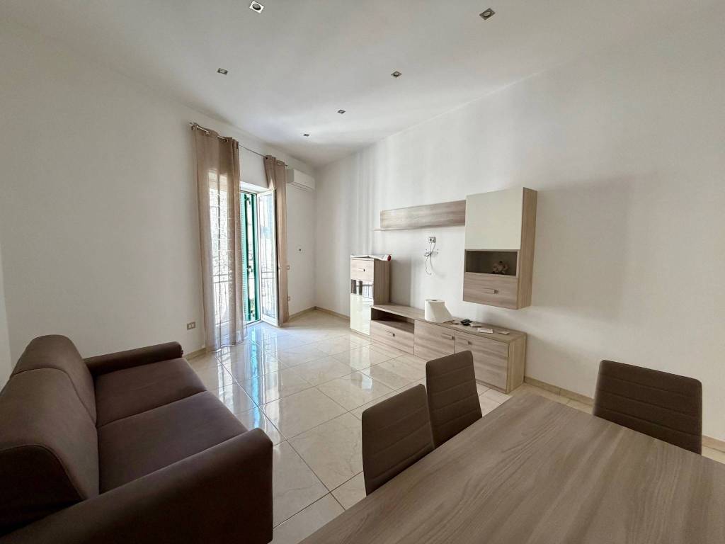 appartamento in vendita a Napoli in zona Stella