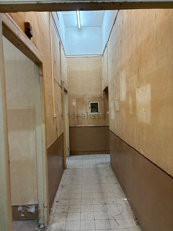 ufficio in vendita a Napoli in zona Vomero