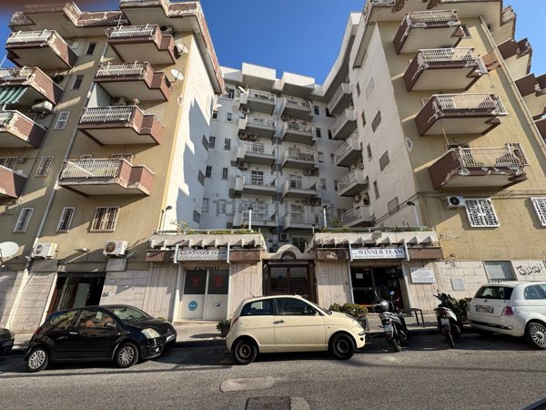 appartamento in vendita a Napoli in zona Fuorigrotta