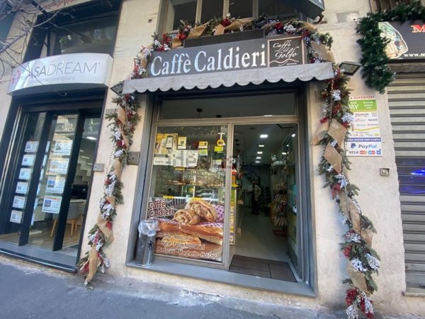 negozio in vendita a Napoli in zona Vomero