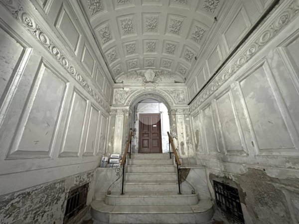 appartamento in vendita a Napoli in zona Avvocata