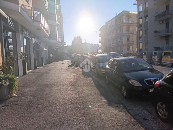 locale commerciale in vendita a Napoli in zona Posillipo