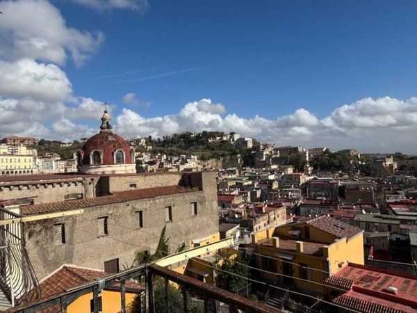 appartamento in vendita a Napoli in zona Stella