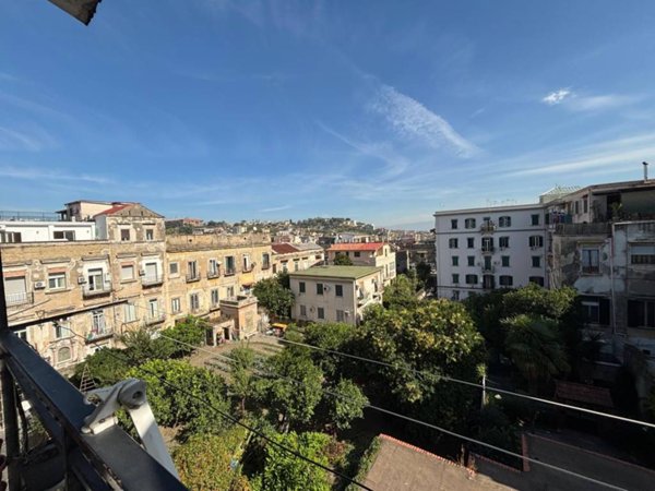 appartamento in vendita a Napoli in zona Stella