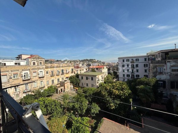 appartamento in vendita a Napoli in zona Stella