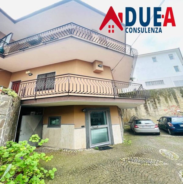 casa indipendente in vendita a Napoli in zona Pianura